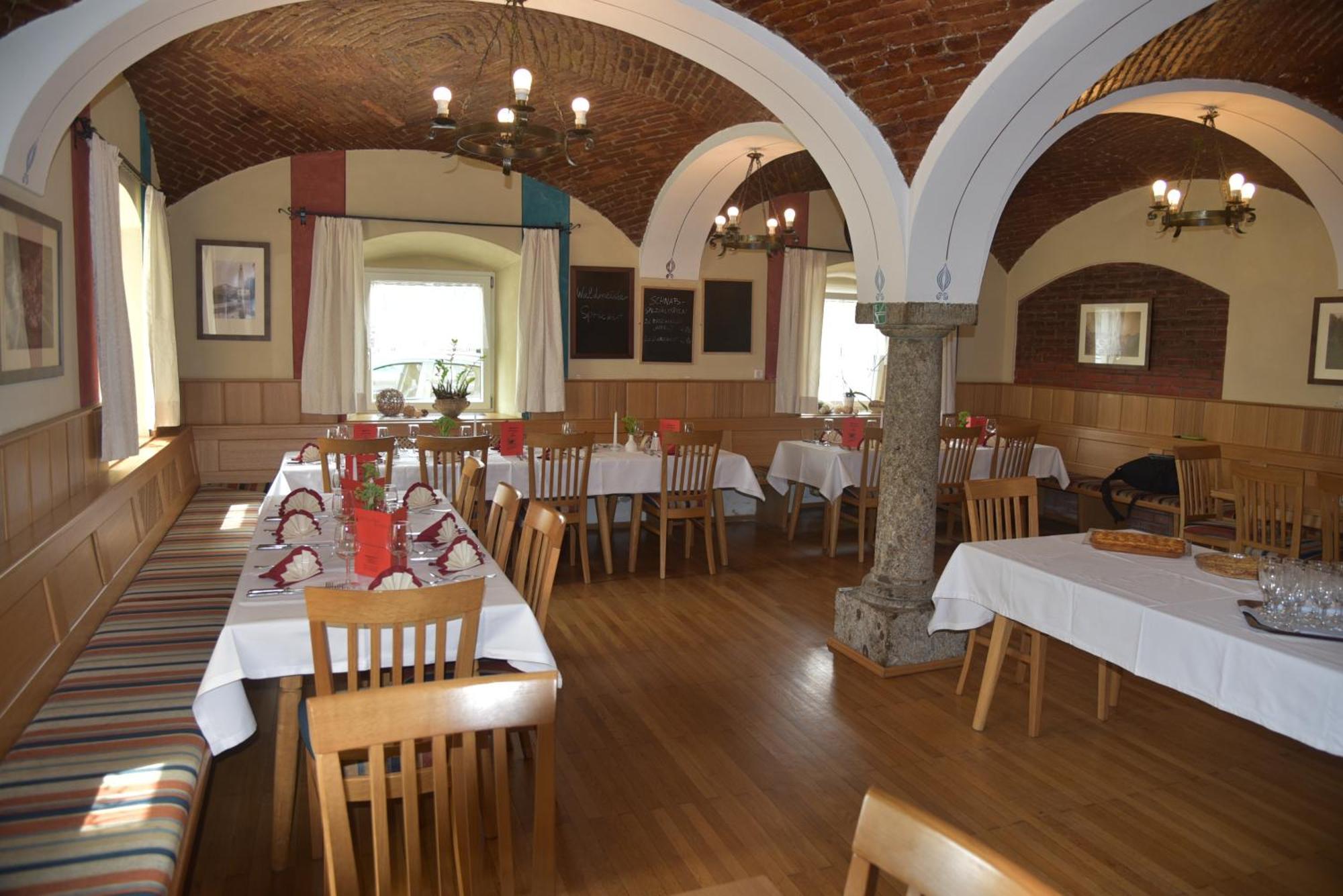 Stiftsgasthof Hochburg Εξωτερικό φωτογραφία