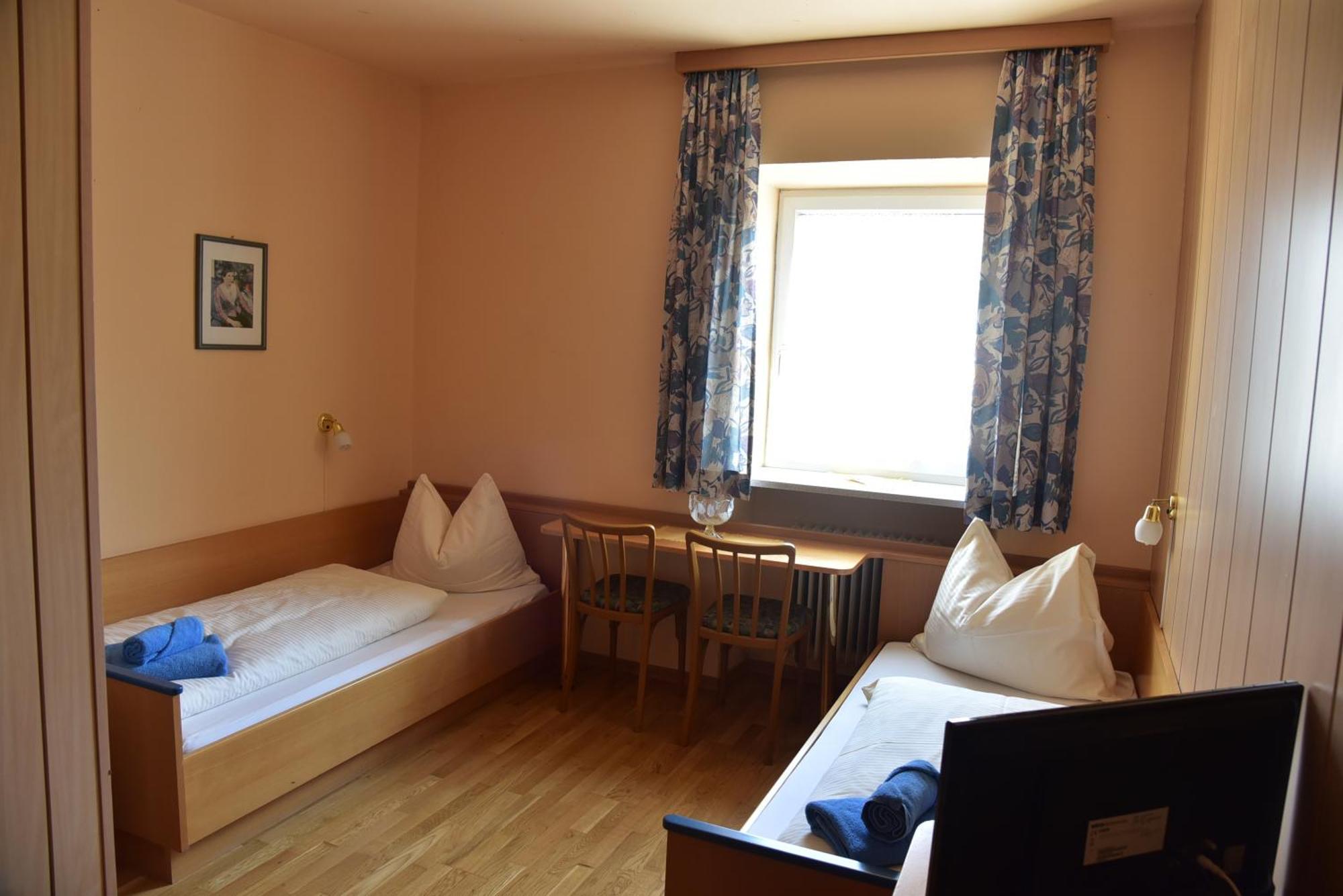 Stiftsgasthof Hochburg Εξωτερικό φωτογραφία