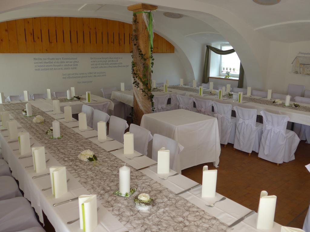 Stiftsgasthof Hochburg Εξωτερικό φωτογραφία